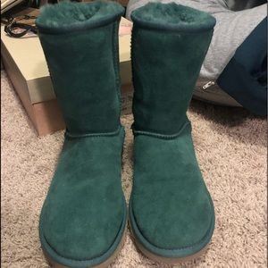 Ugg Classic Short Boot size 6